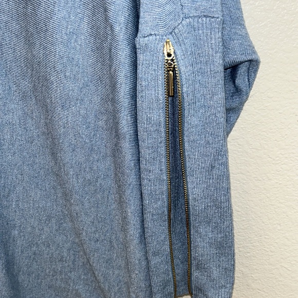 Women’s Sweater Size Small but could be a one size. Blue Turtle Neck Beautiful! - Picture 3 of 9